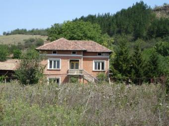 The estate is located in Mihalci Veliko Turnovo